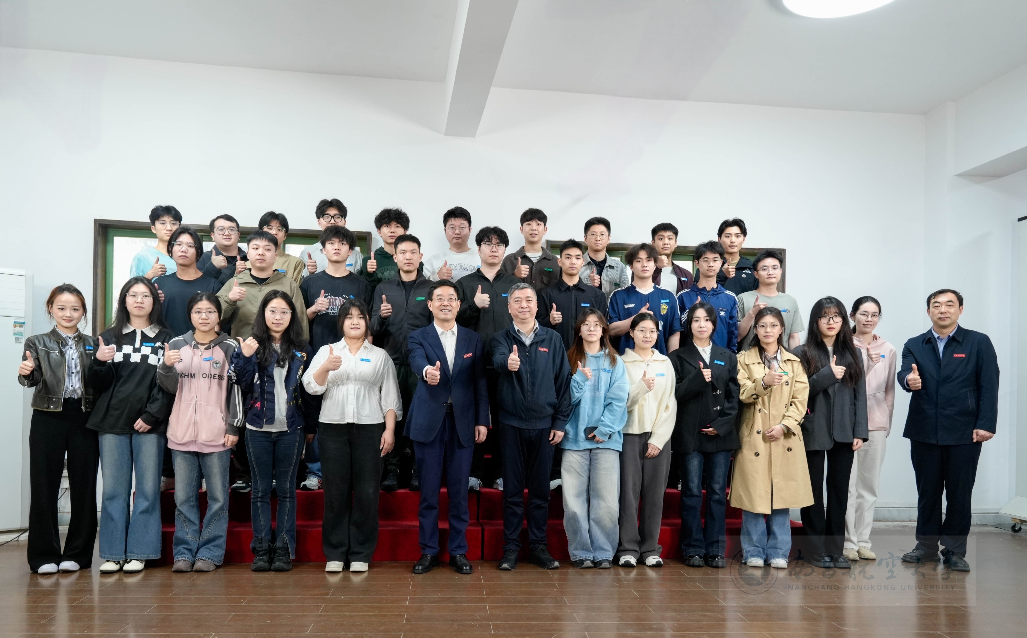 “书记面对面·共话前程”-党委书记李德平与2026届毕业生座谈交流2(2)